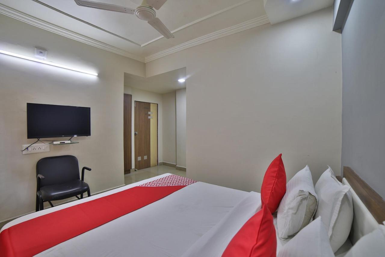 Oyo 41929 Hotel Loyal Residency Джамнагар Екстер'єр фото