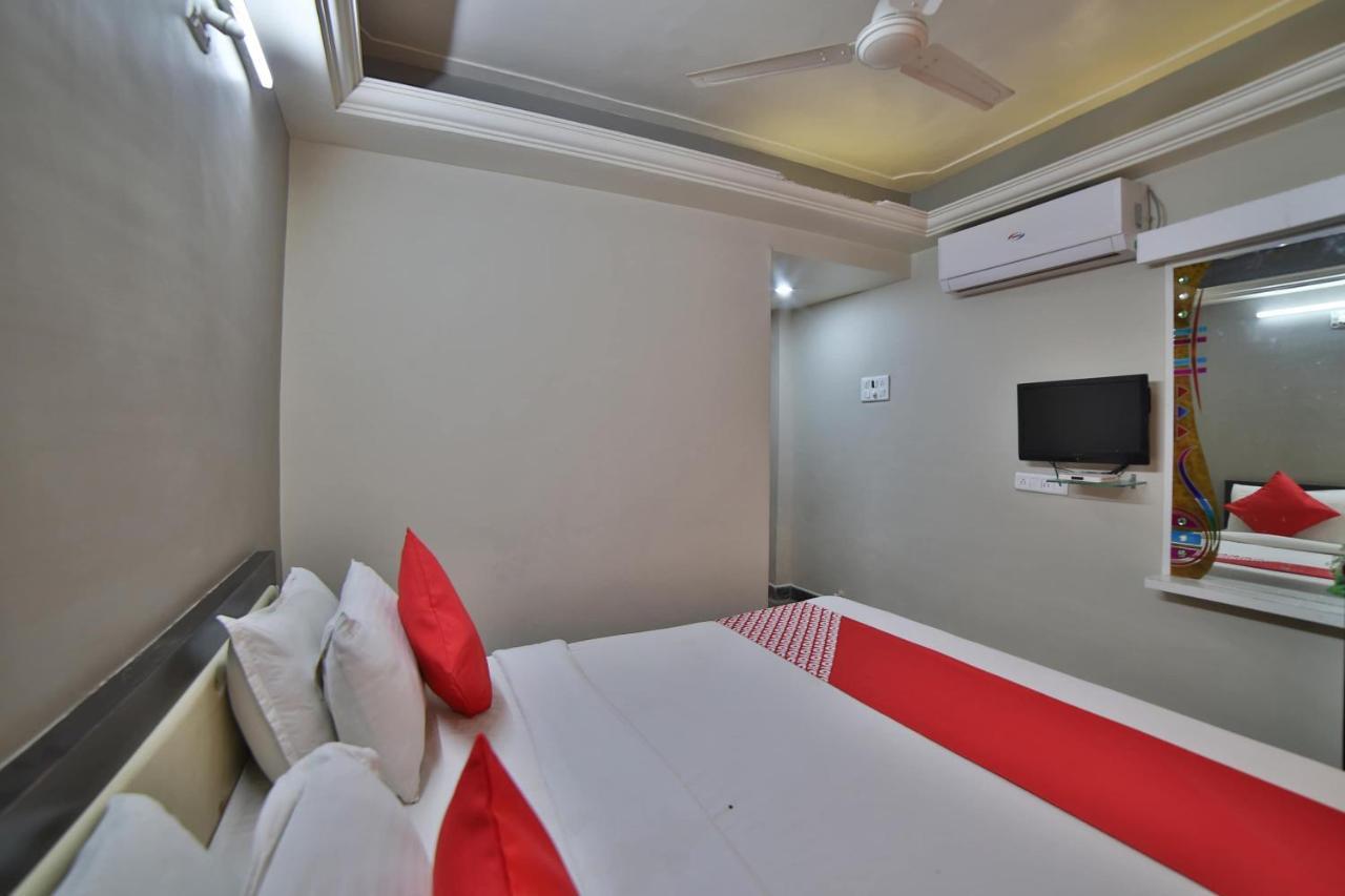 Oyo 41929 Hotel Loyal Residency Джамнагар Екстер'єр фото